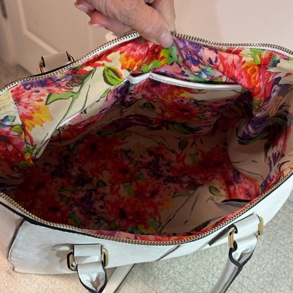 Vintage Classic Aldo white Women's Handbag with removable Crossbody strap - Picture 11 of 12